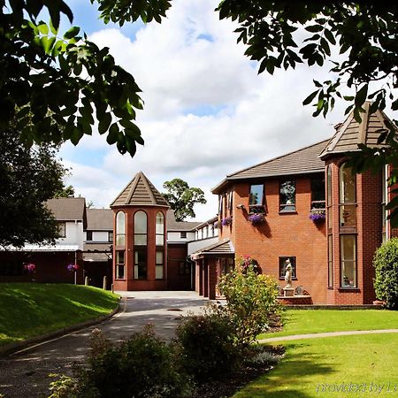 Beaufort Park Hotel Mold Exterior foto